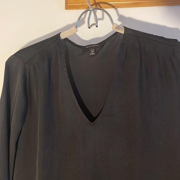 Banana Republic Black Long Sleeve Blouse Size Small - Picture 2 of 6